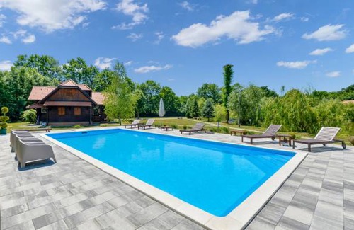 Mala Ludina House | 3 bedroom accommodation in Mala Ludina