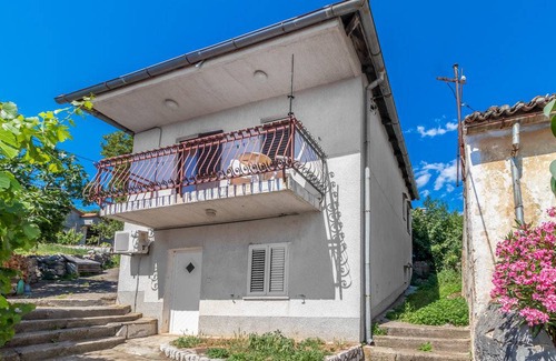 Praputnjak House | 3 bedroom accommodation in Praputnjak
