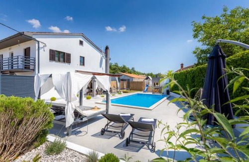 Rezanci Apartment | 3 bedroom accommodation in Svetvincenat
