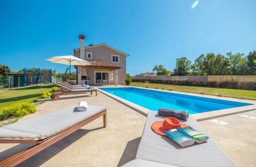 Grzini House | 3 bedroom accommodation in Zminj