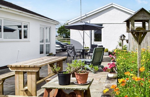 Pont Yates Cottage | 3 bedroom accommodation in Pontyates, near Llanelli