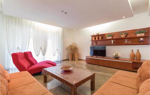 Pjescana Uvala Apartment | 3 Bedroom Awesome Apartment In Pula