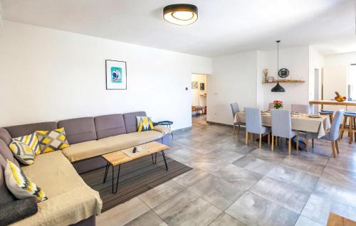 Marcana House | 3 Bedroom Awesome Home In Marcana