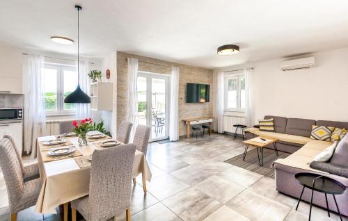 Marcana House | 3 Bedroom Awesome Home In Marcana