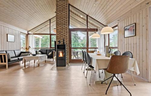 Trend House | 3 Bedroom Beautiful Home In Løgstør