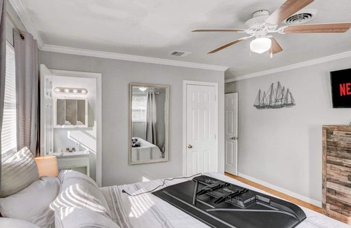 Groves House | 3 bedroom home in Groves with fenced yard