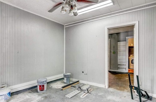 Groves House | 3 bedroom home in Groves with fenced yard
