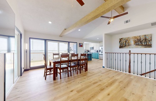 Barrett House | 3-bedroom home with washer/dryer, TV, free internet, amazing water view