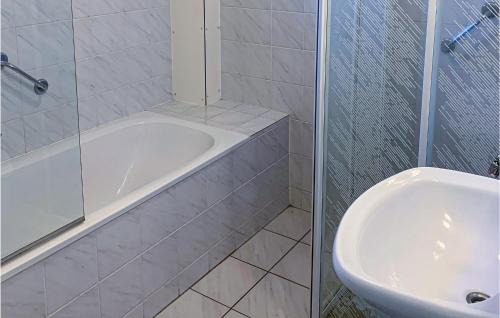 Vlagtwedde House | 3 Bedroom Nice Home In Vlagtwedde