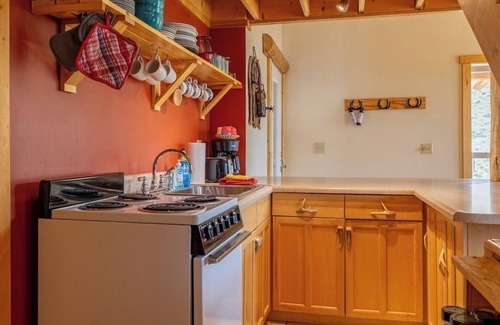 Cody Cabin | 3 bedroom private mountain house extraordinary views