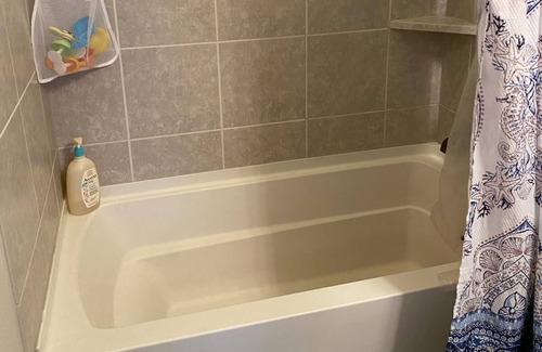 Northeast Carrollton House | 3-Bedroom Townhome with AC and WiFi in Carrollton