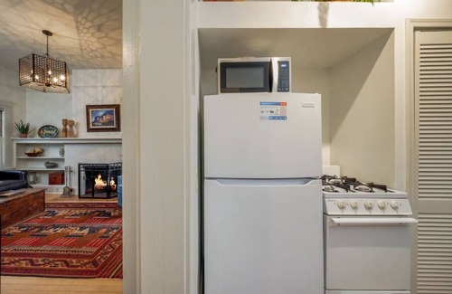 West University Apartment | 3 Blocks from U of A/Near 4th Ave/1 BR 1 BA