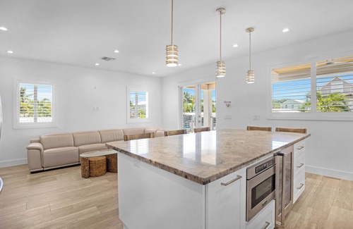 Twin Lakes House | 3-br Luxury home in Key Largo Water Front