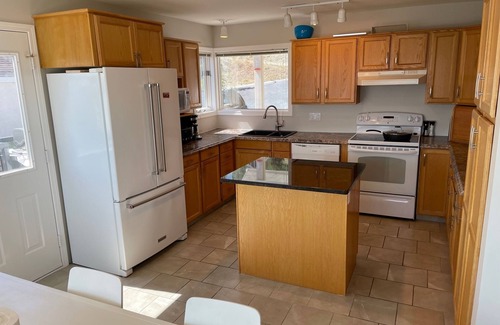 Central Okanagan House | 3 BR Upper Floor With Massive Lake view