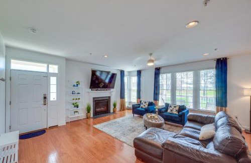 Ocean View Apartment | 3 Mi to Beach Ocean View Getaway with Pool Access