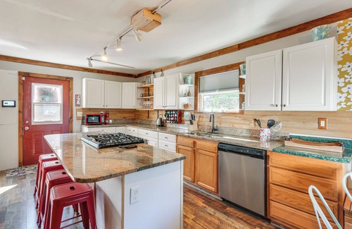Thomas House | 3 Mi to Blackwater Falls: Peaceful Retreat w/Deck