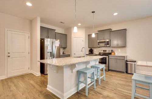 Ocean Isle Beach House | 3 Mi to Sand and Surf Ocean Isle Beach Retreat!