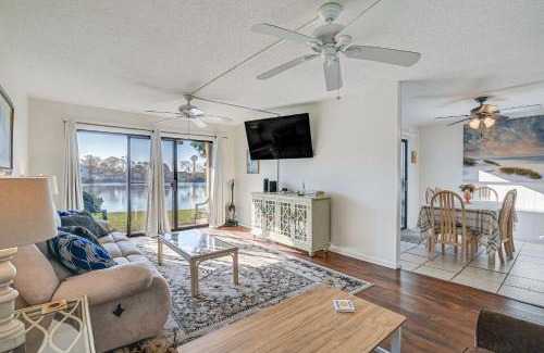 Myrtle Beach Apartment | 3 Mi to Surfside Beach and Pier Townhome with Balcony