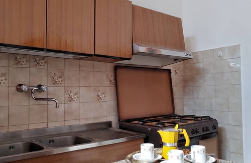 Villaggio delle Mimose House | [3 minutes from the sea] Wifi, Relaxation & Comfort