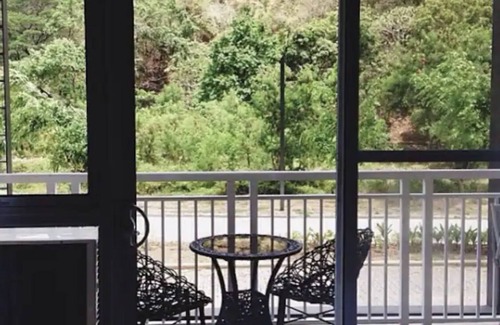 Nasugbu Condo | 3 minutes walk to the Beach! Instagrammable interior