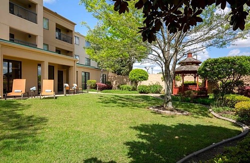 Monroe Hotel | 3-Star Hotel ∙ Courtyard Monroe Airport