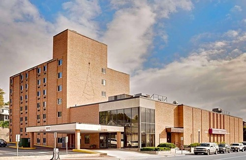 Marquette Hotel | 3-Star Hotel ∙ Ramada by Wyndham Marquette