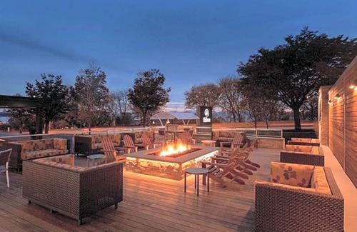 Burlington Hotel | 3-Star Hotel ∙ Hilton Burlington Lake Champlain