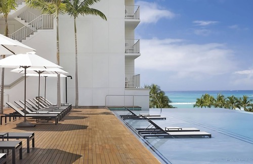 Waikiki Resort | 3 x Ocean View Room 2 Queen Beds at Alohilani Resort Waikiki Beach