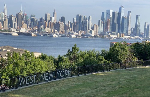 West New York Apartment | 30 m² Apartment ∙ 3 bedrooms ∙ 8 guests