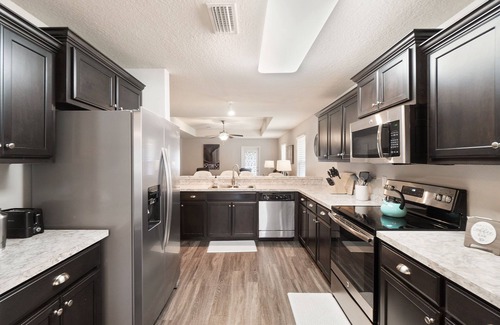 Milton House | 30 Minutes to Beaches and Entertainment