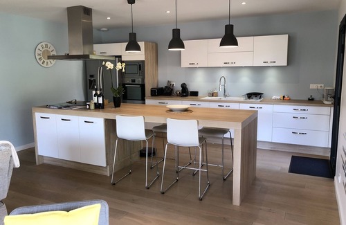 Hourtin House | 300m from the Lac beach! Superb house, wood cladding.