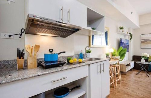 Mactan Export Processing Zone Apartment | 309B Condotel Near Airport &Mall,Pool,Gym,Netflix
