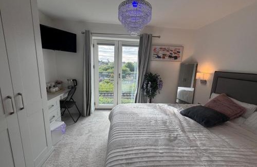 Shrewsbury Apartment | 30ALBPL 2 Bedroom Flat Free Parking