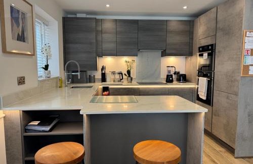 Shrewsbury Apartment | 30ALBPL 2 Bedroom Flat Free Parking