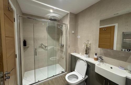 Shrewsbury Apartment | 30ALBPL 2 Bedroom Flat Free Parking