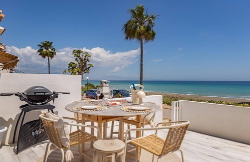 Manilva Ski Chalet | 3128 Beachfront Casa Luna in Aldea Beach