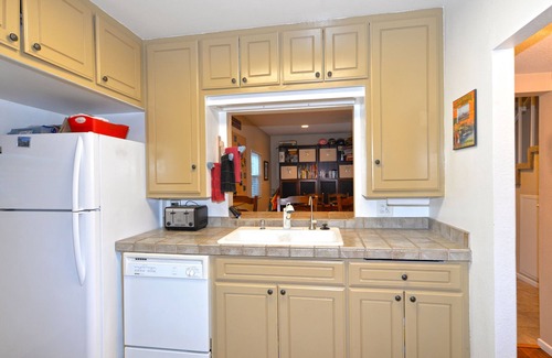 Avalon House | 315CE: 3B 2B CART, WIFI, BBQ