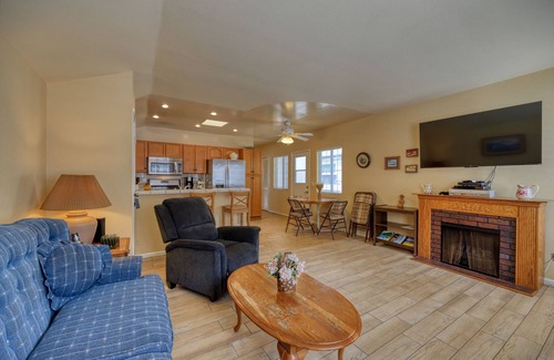 Avalon House | 317CE: Cozy 1 Bdrm Cottage. Â Minutes from the Beach, Restaurants and Shops! - 3