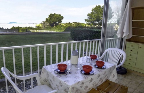 Six-Fours-les-Plages Apartment | 32 m² Apartment ∙ 2 bedrooms ∙ 4 guests