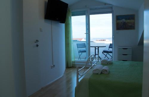 Kastel Stari Apartment | 320°ArjaSuite, a View that Conquers & Free Parking
