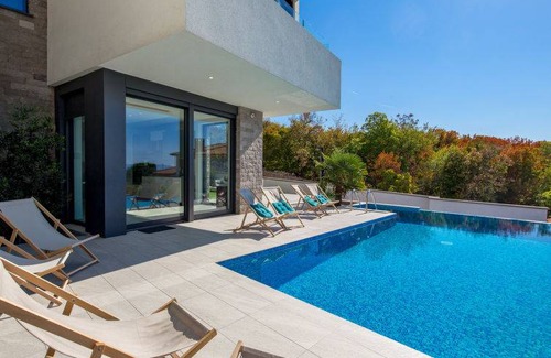 Zurkovo House | 330 m² House ∙ 5 bedrooms ∙ 14 guests