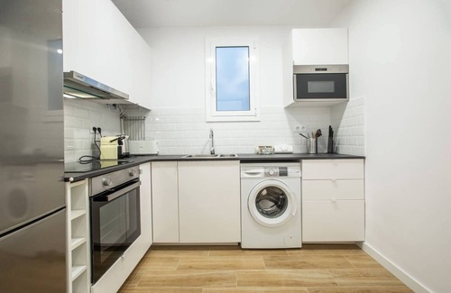 El Poble-sec Apartment | 33PAR1094 - Magnific 2BR Flat in Poble Sec