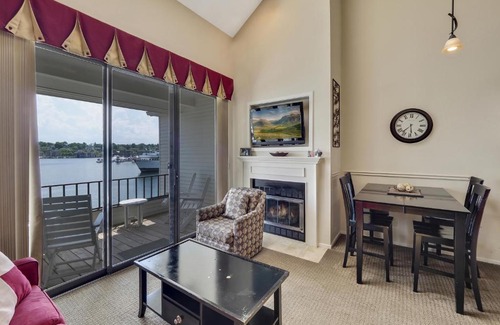 Charlevoix House | 343 Edgewater Inn