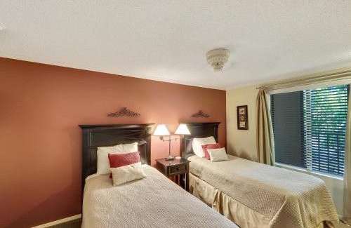 Charlevoix House | 343 Edgewater Inn
