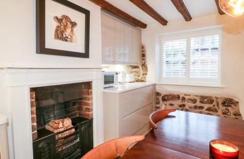 Ticknall House | 36 Main Street