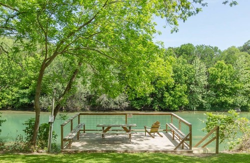 New Braunfels House | 377 m² House ∙ 7 bedrooms ∙ 38 guests