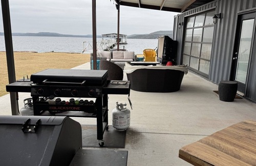 Graford House | 3B/3B Lake front property with dock, hot tub, and entertainment area outside!