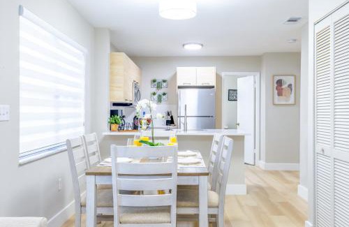 Flagami House | 3BDR Modern -Top Location Terrace- 6 Min Airport