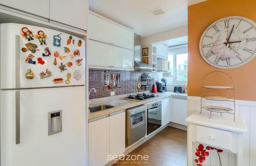 Picarras Apartment | 3BR apt near beach w/garage in Piçarras NRA0490