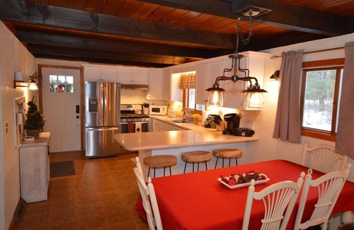 Eidelweiss Village Ski Chalet | 3BR Chalet with Private Beach and Dock, outdoor shower!